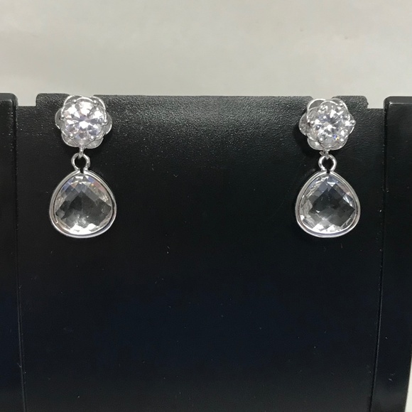 Daphne Bridgerton Cubic Zirconia Flower Stud Teardrop Handmade Replica Earrings - Picture 4 of 14